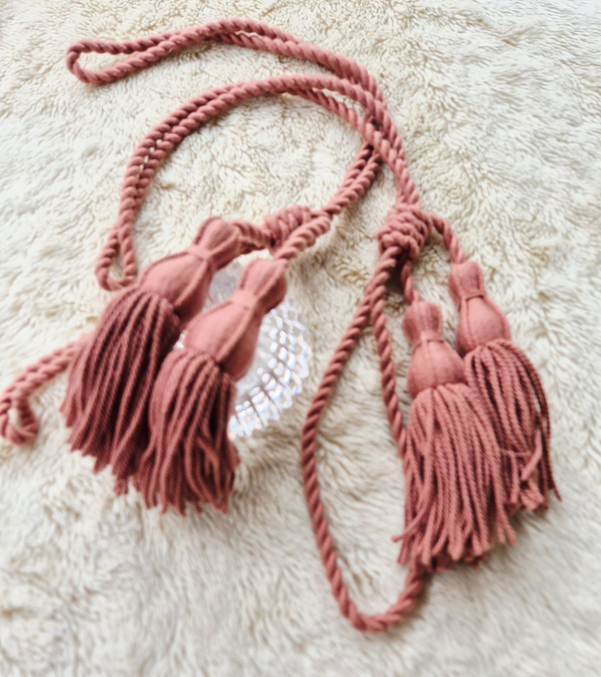 Altro in Decorazioni & Accessori: QUASTEN VORHANGHALTER RAFFHALTER ROSA MAJESTÄTISCH GARDINEN – Usato da Elsau venduto da the-colorful-side 1