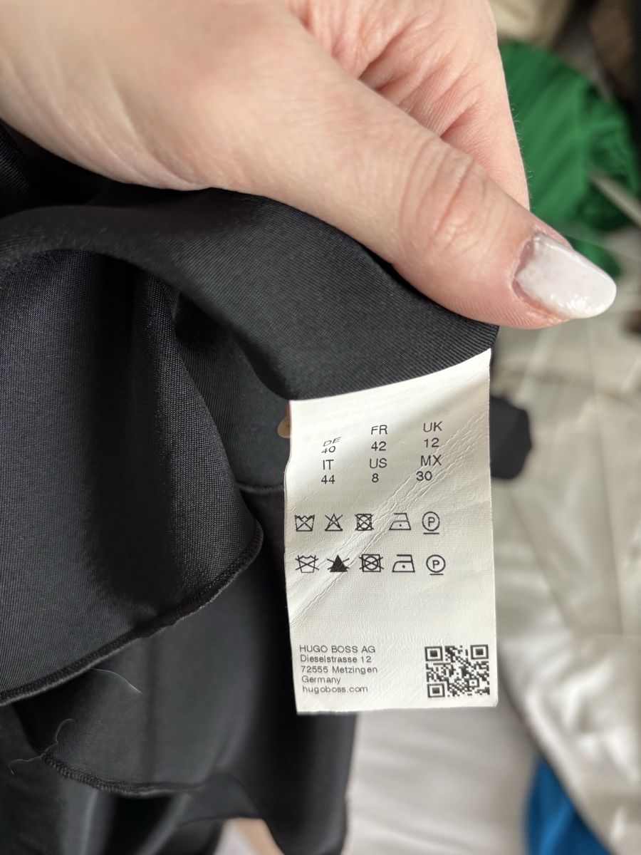 Hugo Boss Gonne: Hugo Boss A Linie 40 – Usato da Rickenbach LU venduto da mic_y5rd 1