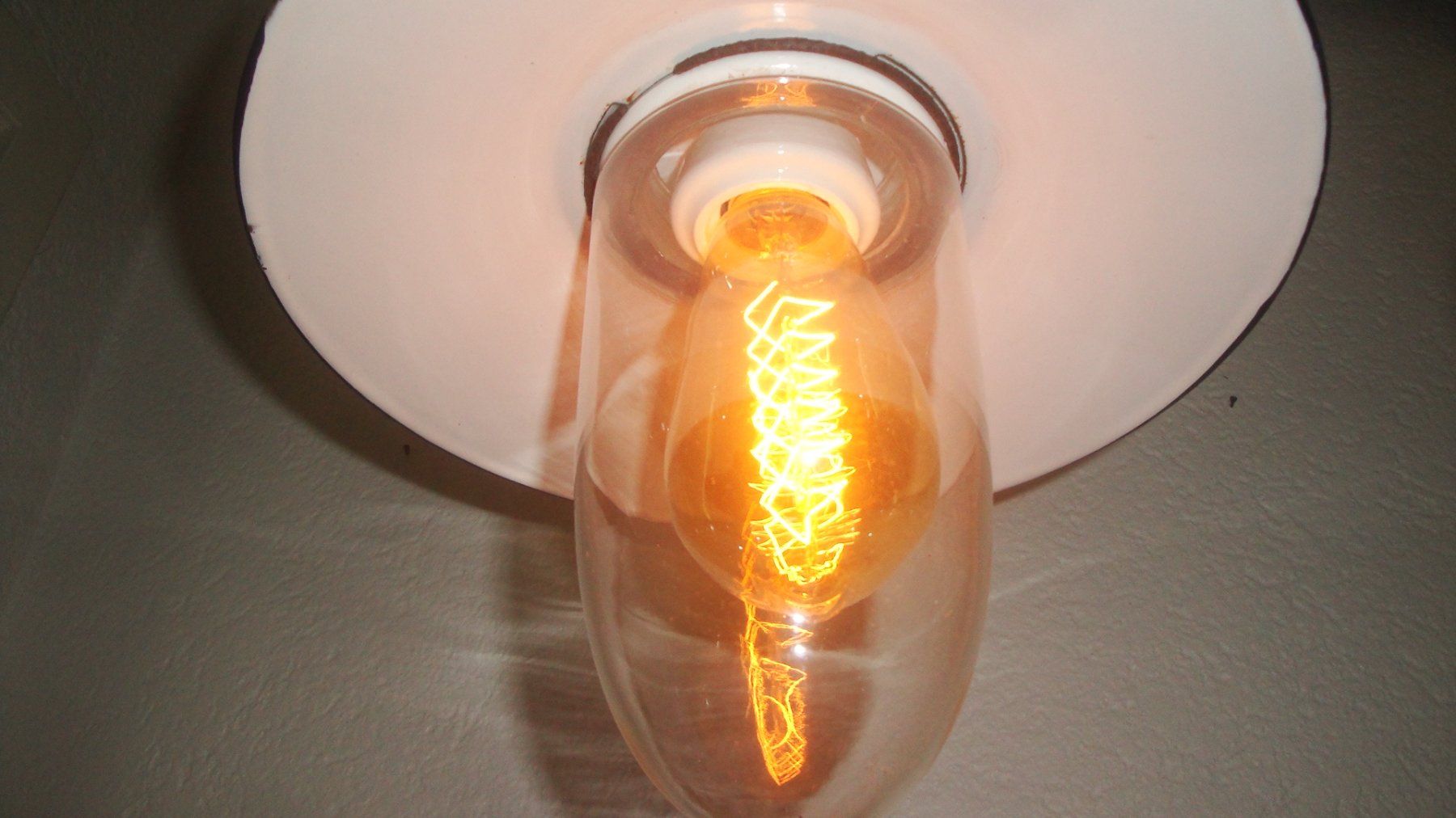 Lampadari & plafoniere: Kellerlampe mit Emaillierter Lampenschirm – Usato da Zürich venduto da Paykan 2