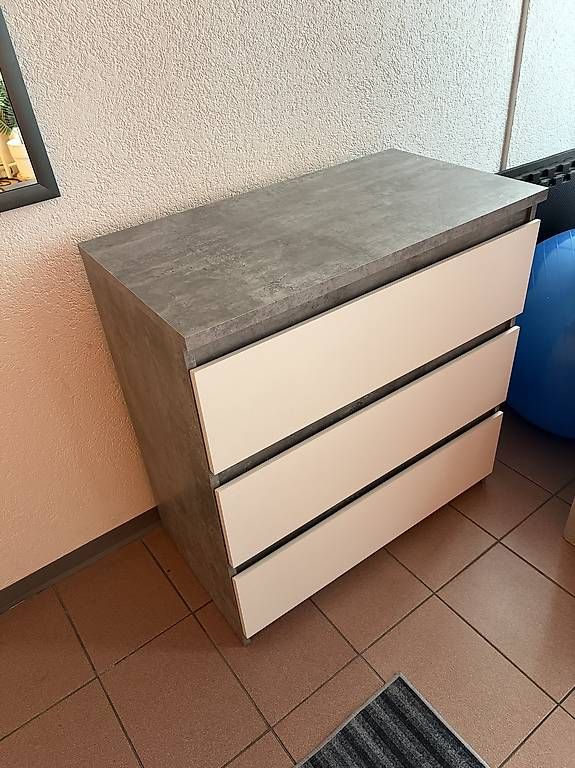 Set di tavolo e panche: Diverse Möbel gratis  – Usato da Fribourg venduto da boebele88 3