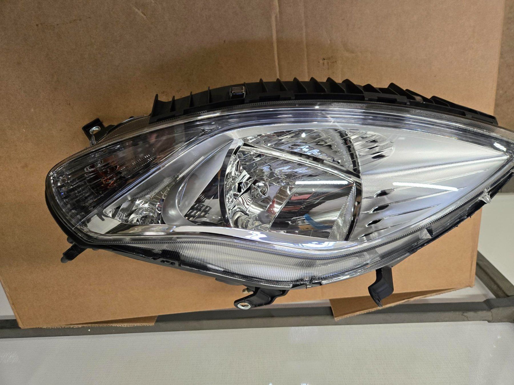 Lancia Fari: Scheinwerfer links Lancia Ypsilon – Nuovo e nell'imballaggio originale da Winterthur venduto da 8406Winterthur