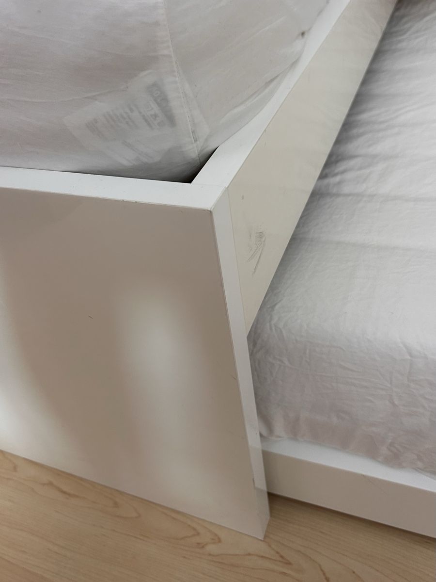 Lits: Ausziehbares Bett weiss mit oder ohne Matratzen – D'occasion à Berikon par Zimmodan 2