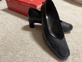 Chaussures neuves à talons ARA pointure 37