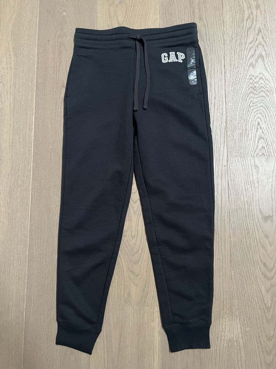Gap Hosen: GAP Jogginghose Schwarz Gr.S -  Neu – Neu und originalverpackt aus Visp von bluenero