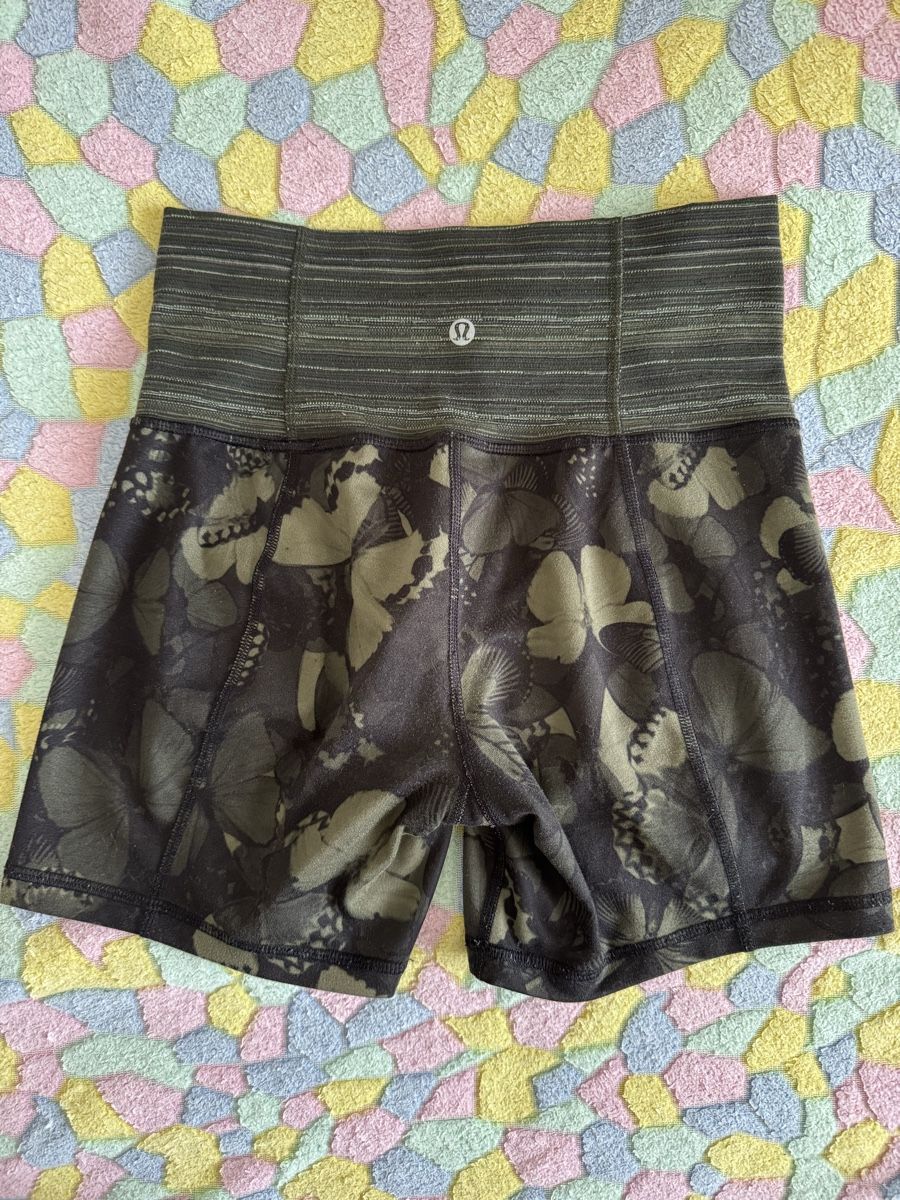 Lululemon Pantaloni: Lululemon Shorts, Gr. XS-S – Usato da Strengelbach venduto da lana40