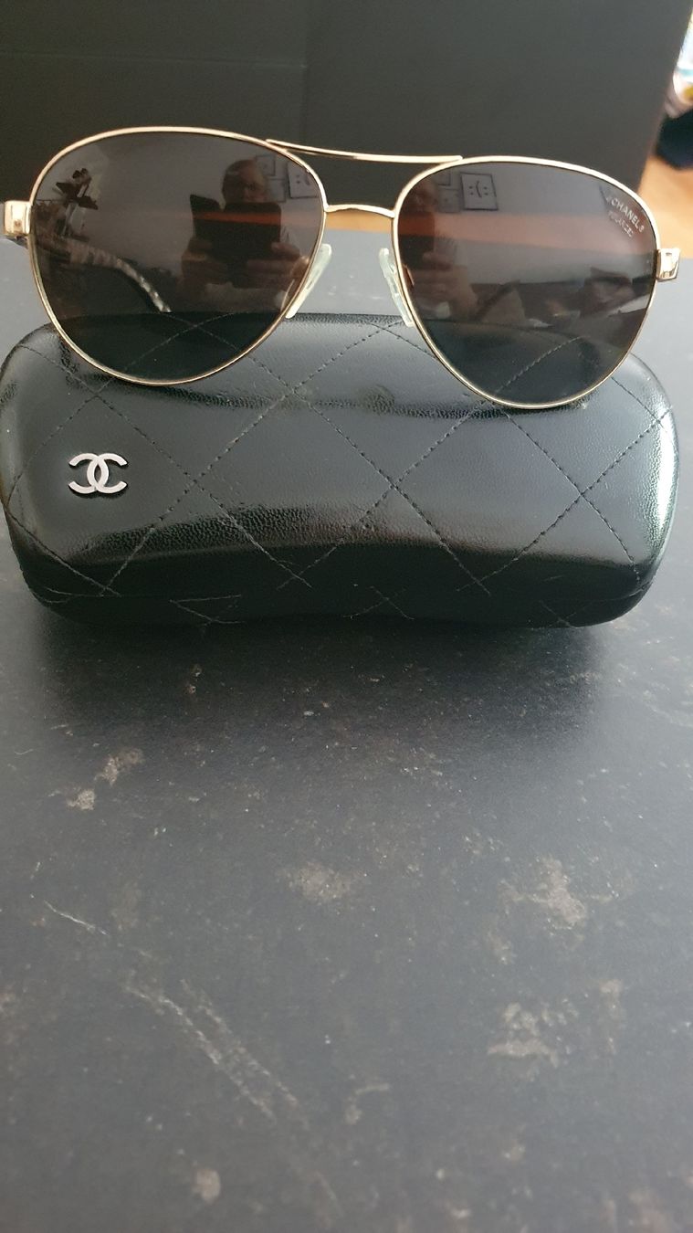 Chanel Brillen & Gläser: Chanel Sonnenbrille, original – Gebraucht aus Basel von and_xs78