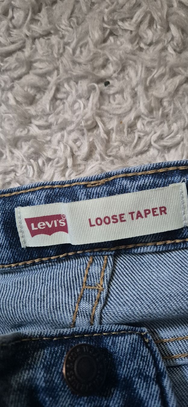 Jeans: jeans Levis – Usato da Neuchâtel venduto da val_5v9n 2