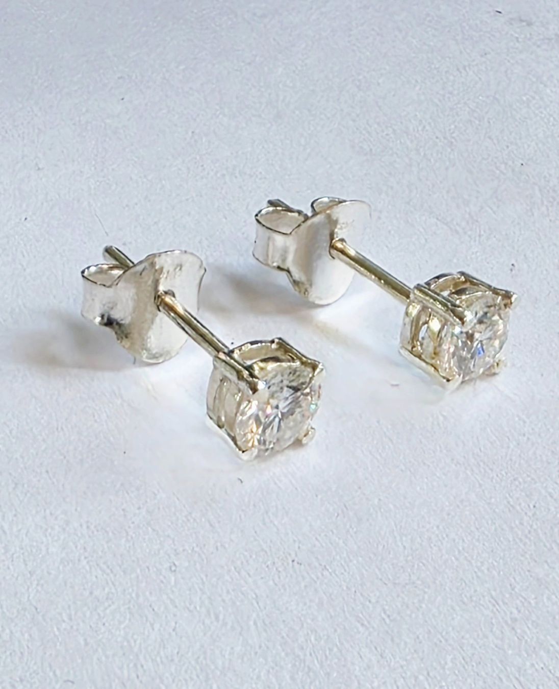 Boucles d'oreille: Diamant Ohrstecker – Neuf avec emballage d'origine à Zürich par ben_mn5h 2