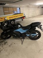 Reparaturbedürftige Kawasaki Ninja Zu verkaufen.