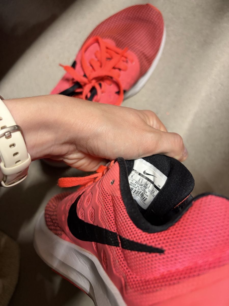 Nike Damenschuhe: Runningschuhe – Neu (gemäss Beschreibung) aus Wangen b. Olten von oli_f9b8 2