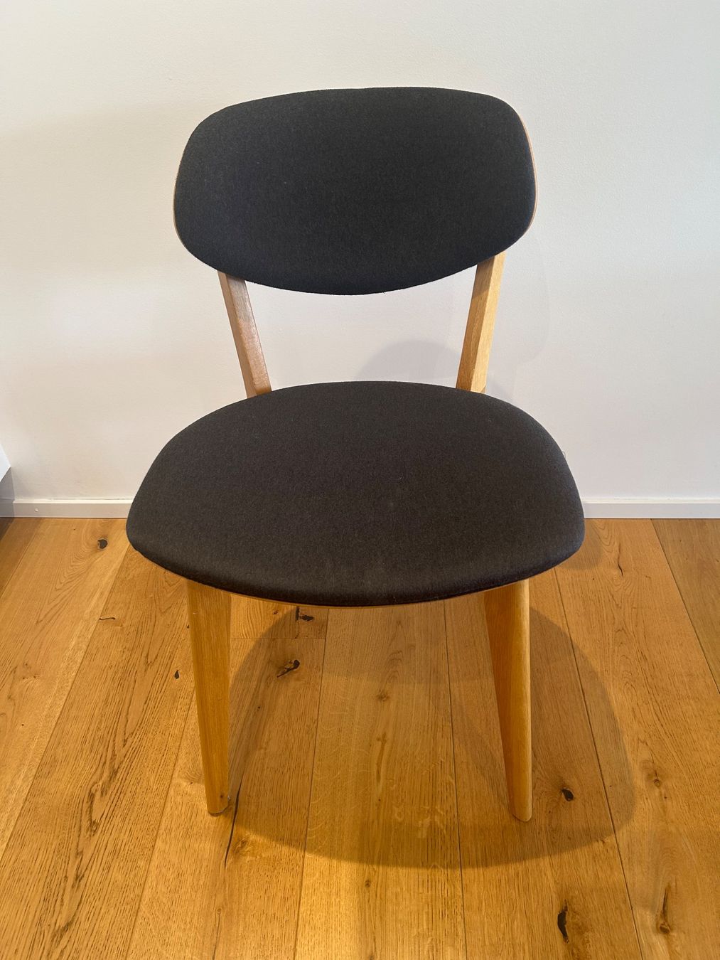 Tables: Esstisch Eichenholz ausziehbar mit 10 Stühlen – D'occasion à Flims Waldhaus par sim_hnr8 4