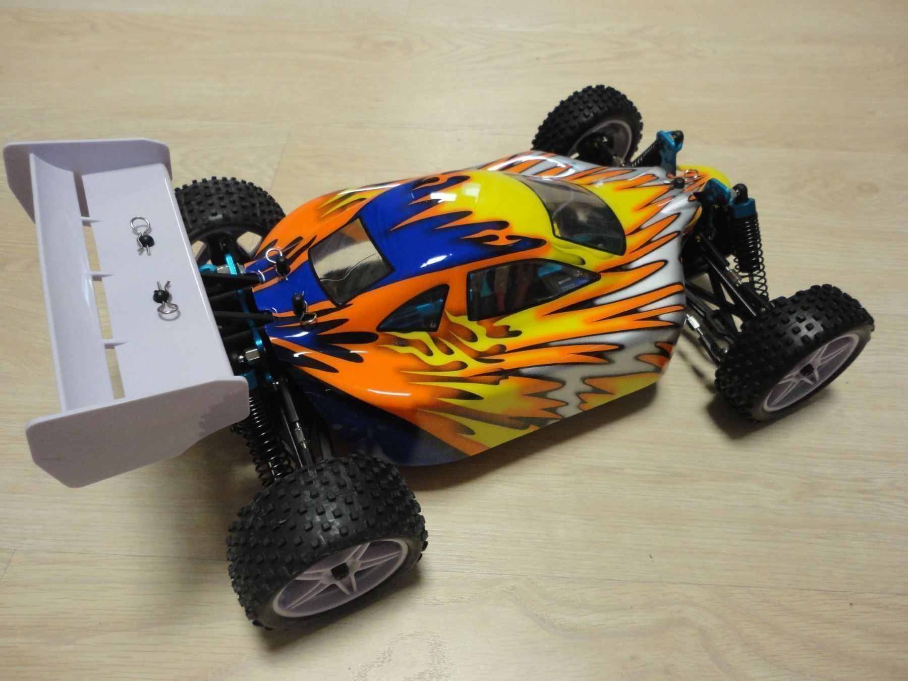 RC Modellbau: Buggy 1:10 Allradantrieb Neu alles dabei – Neu und originalverpackt aus Horgen von RcModell 2