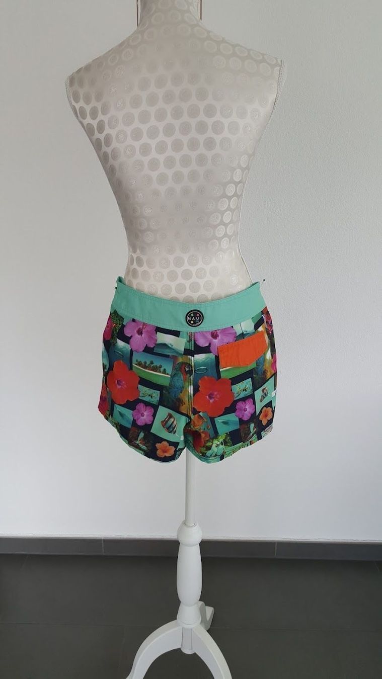 Pantaloni: Shorts/pantaloncini – Usato da Magden venduto da stricklady 5