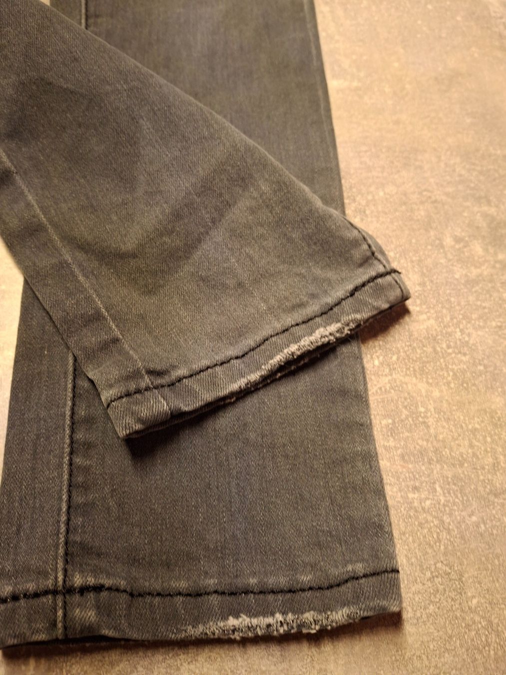 Jeans: Pantalon jeans 70% coton taille 36 marque Chicorée – Usato da Villiers venduto da san_jn5w 1