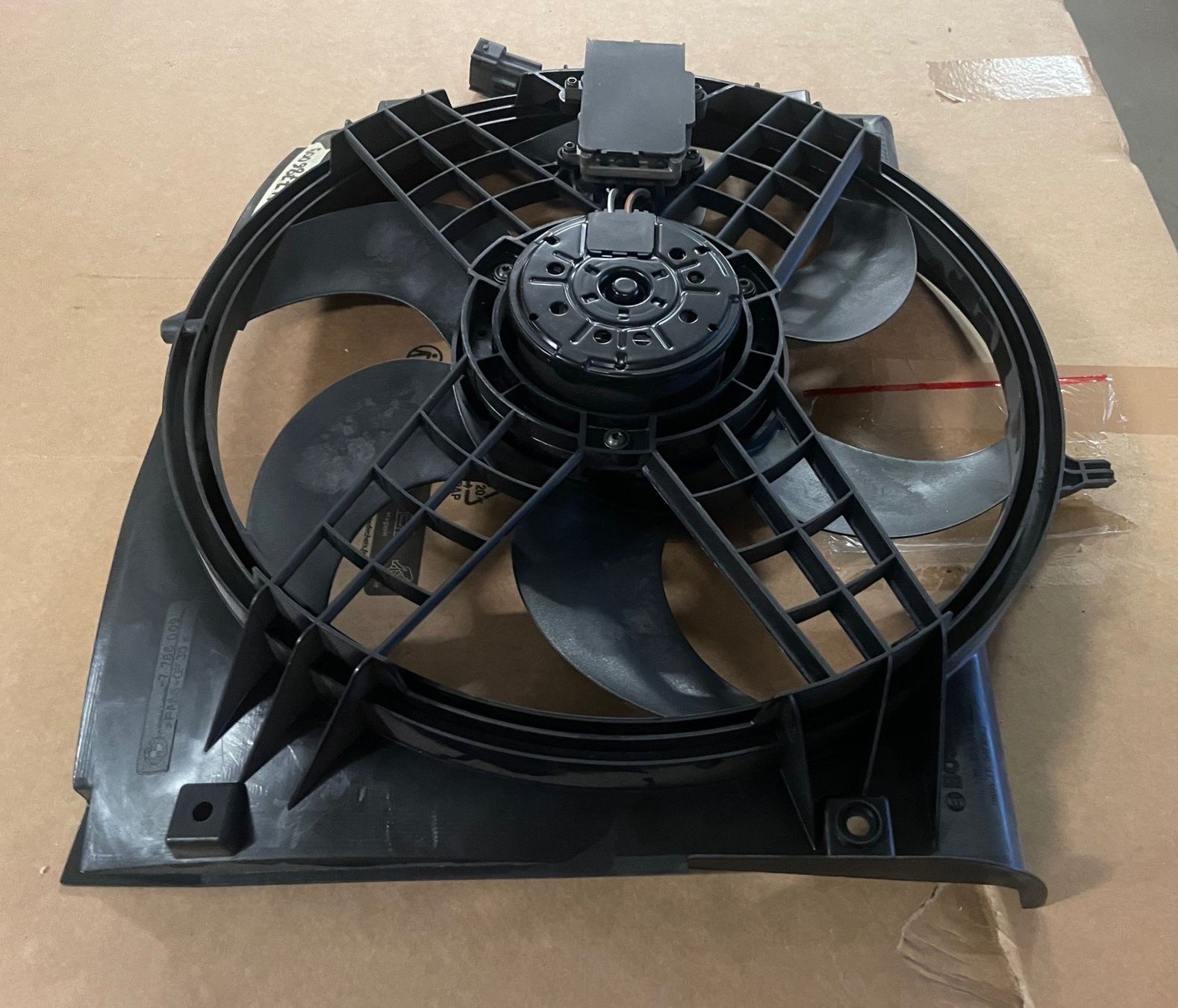 BMW Tutti pezzi di ricambio auto: BMW série 3 E46 Ventilateur – Nuovo (secondo la descrizione) da Satigny venduto da rfo59 2