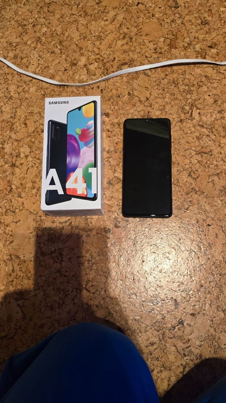 Samsung Telefoni cellulari / Smartphones: Samsung Galaxy A41 Top zustand – Nuovo (secondo la descrizione) da Boltigen venduto da rubi1971ruth