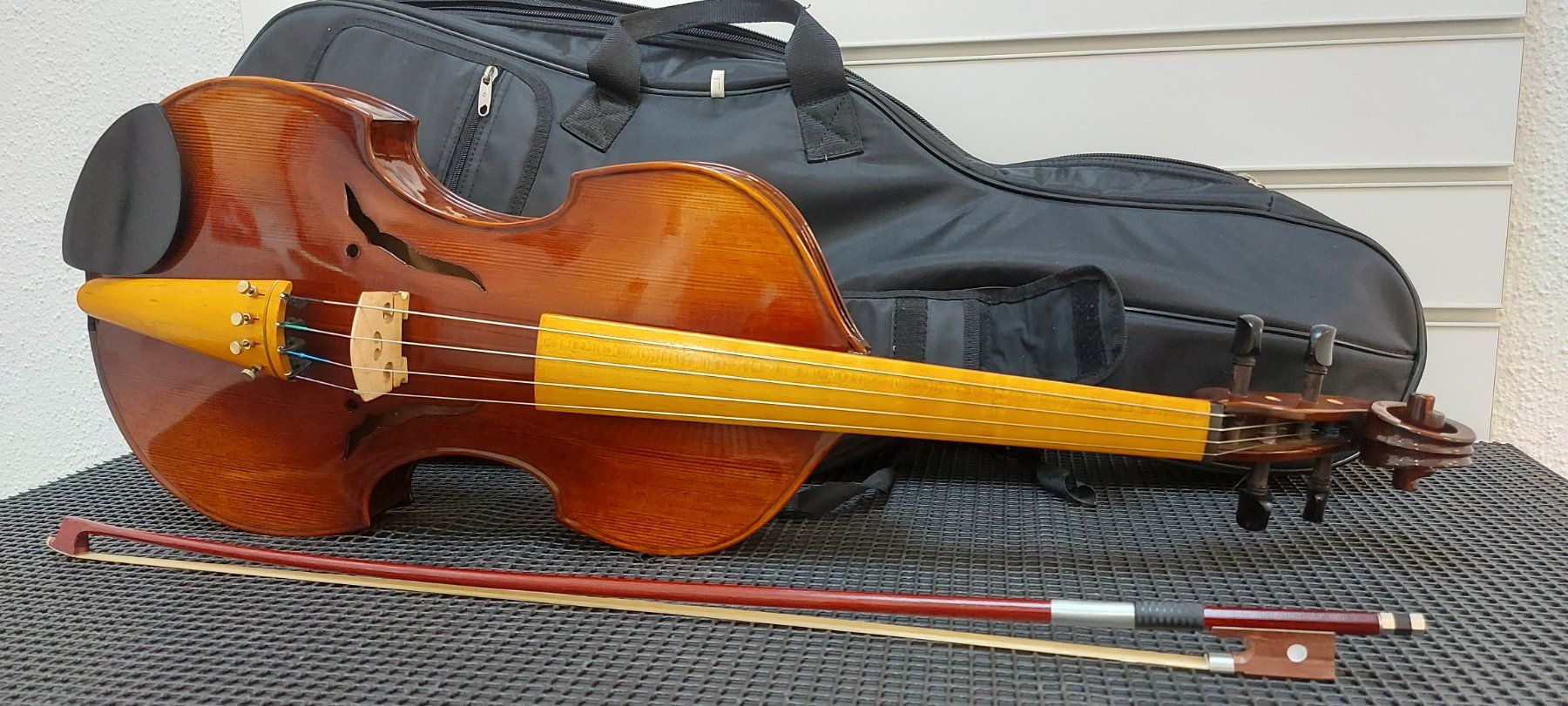 Musikinstrumente: 4/4 Viola Extra Gross inkl.bag und bogen , neuwertig – Neu (gemäss Beschreibung) aus Glattbrugg von Swissmusik 1