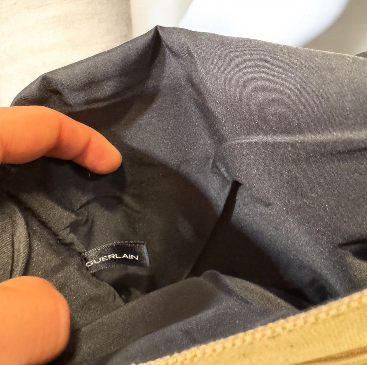 Guerlain Kosmetikkoffer: Pochette Guerlain Paris – Neu und originalverpackt aus Châtel-St-Denis von Montclair_Swiss 4
