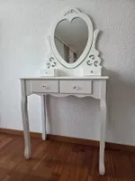 Coiffeuse blanche avec miroir forme coeur bon état