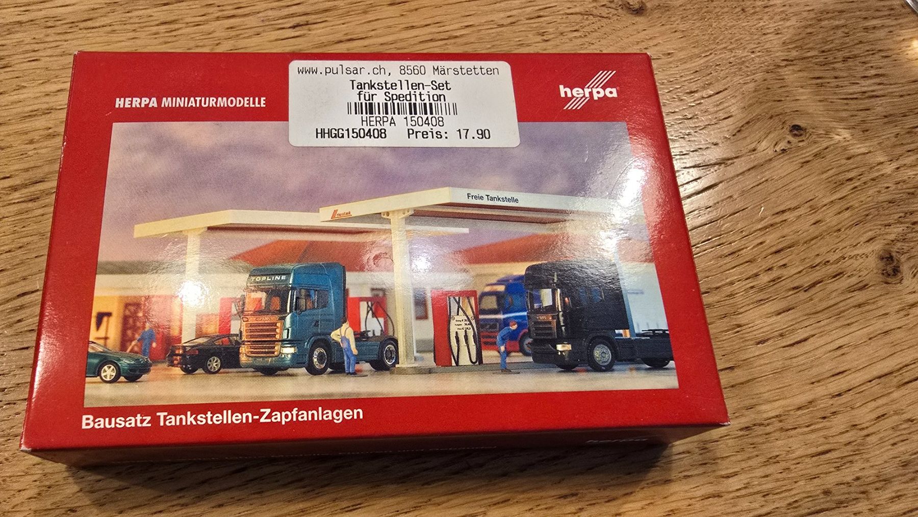 Herpa Modellini di ferrovie: Tankstellen Set für Spedition – Nuovo e nell'imballaggio originale da Rossrüti venduto da Petweiblau 1