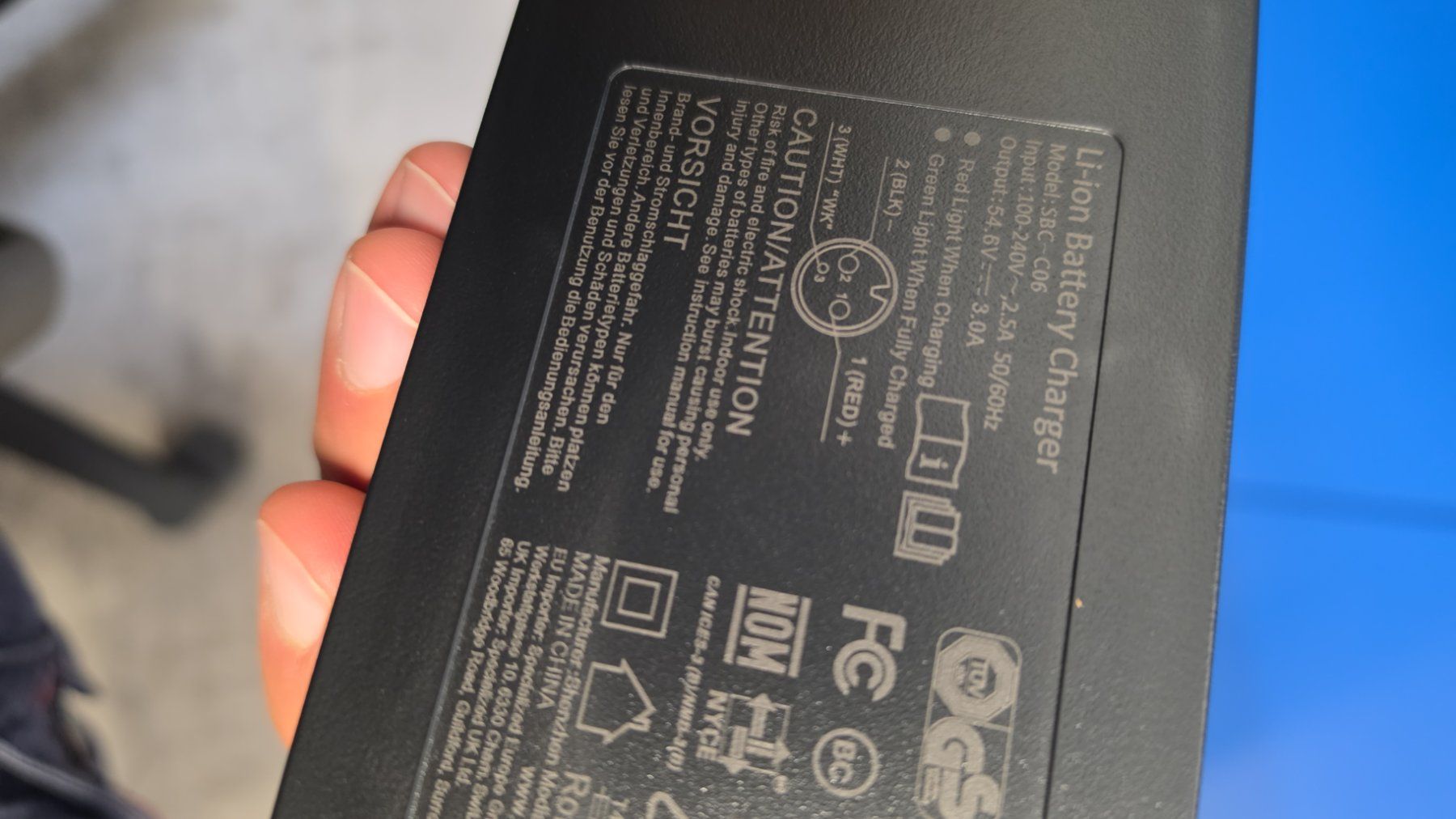 Specialized Chargeurs: Specialized Neu Ladegerät – Neuf avec emballage d'origine à Bronschhofen par Timi.g 3