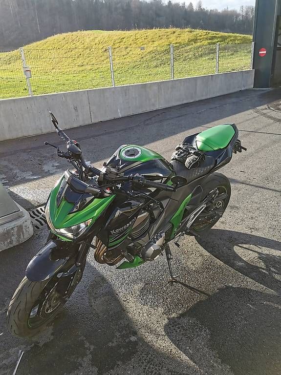 Route: Schöne Kawasaki Z800 ABS – D'occasion à Laupen ZH par Magnet7