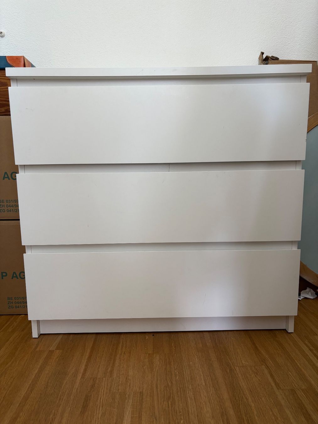 Ikea Cassettiere: IKEA MALM Kommode mit 3 Schubladen in Weiss. – Usato da Uetikon am See venduto da meg_95fj 1