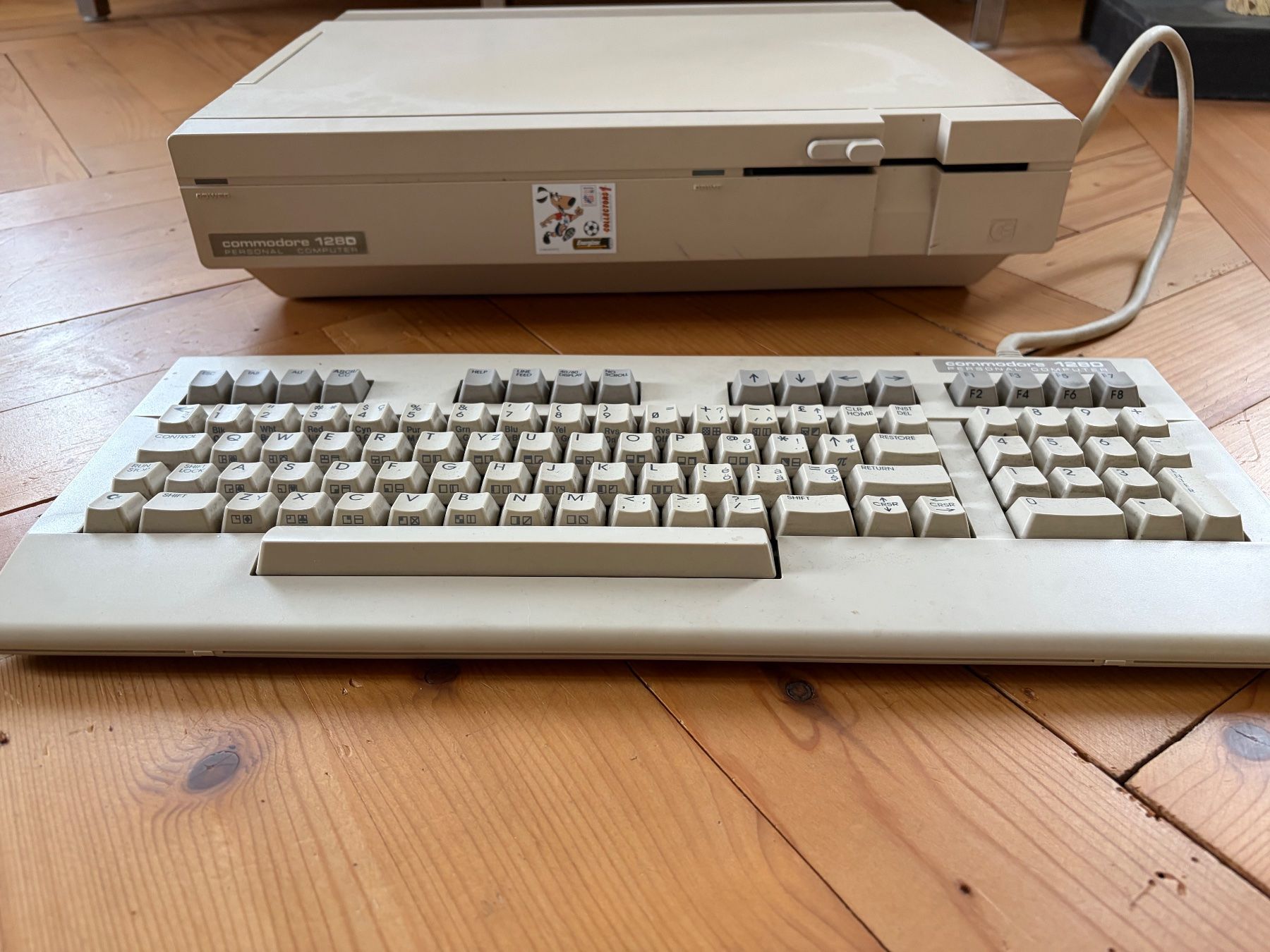 Commodore PCs: Commodore 128D – Gebraucht aus Pfungen von hungulus