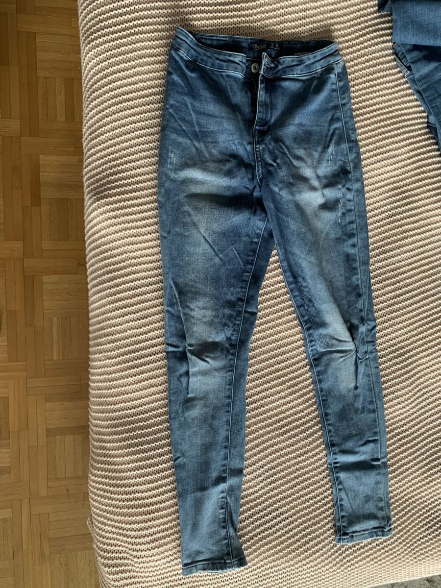 Jeans: Jeans bleu slim – Gebraucht aus Montreux von Izapeche811 3