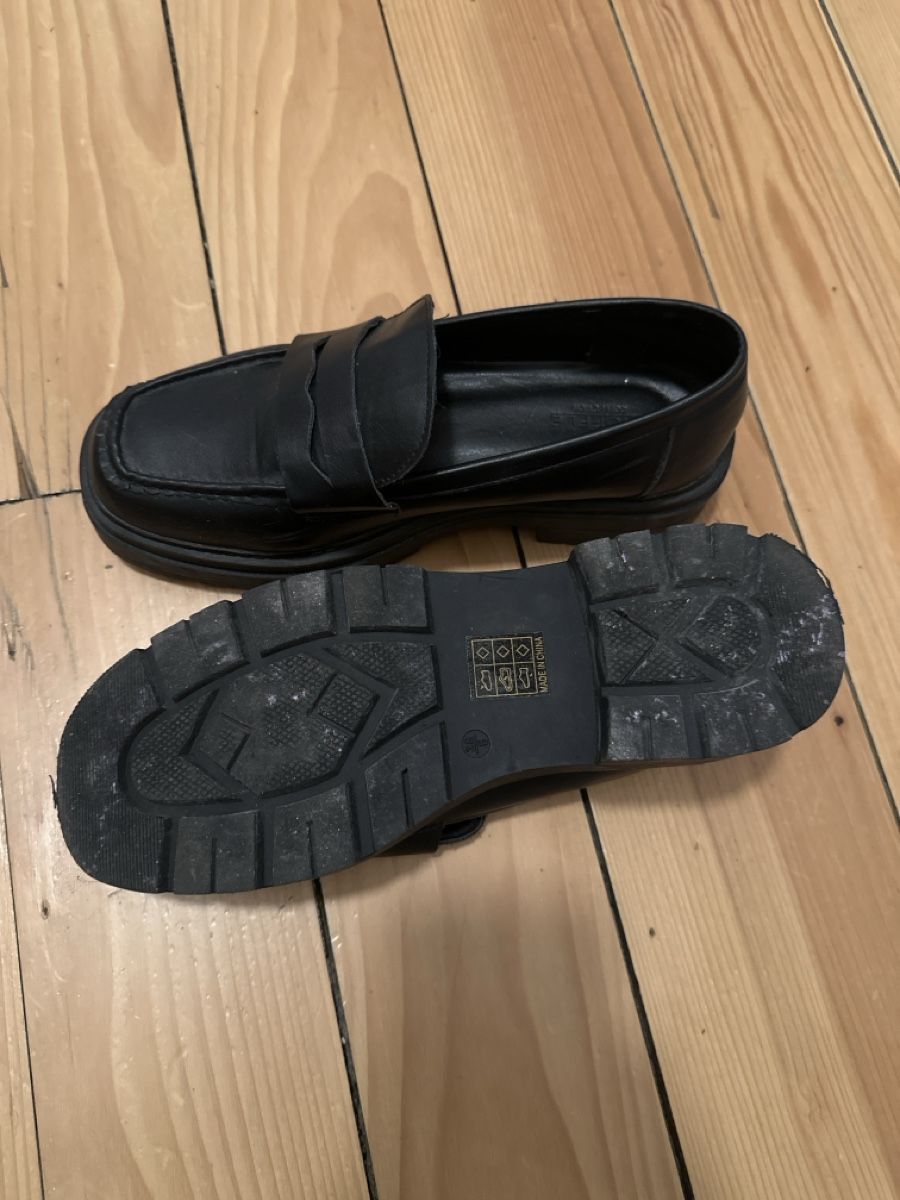 Chaussures femmes: Damen Loafer schwarz Grösse 38.5 – D'occasion à Schaffhausen par NellyE 1
