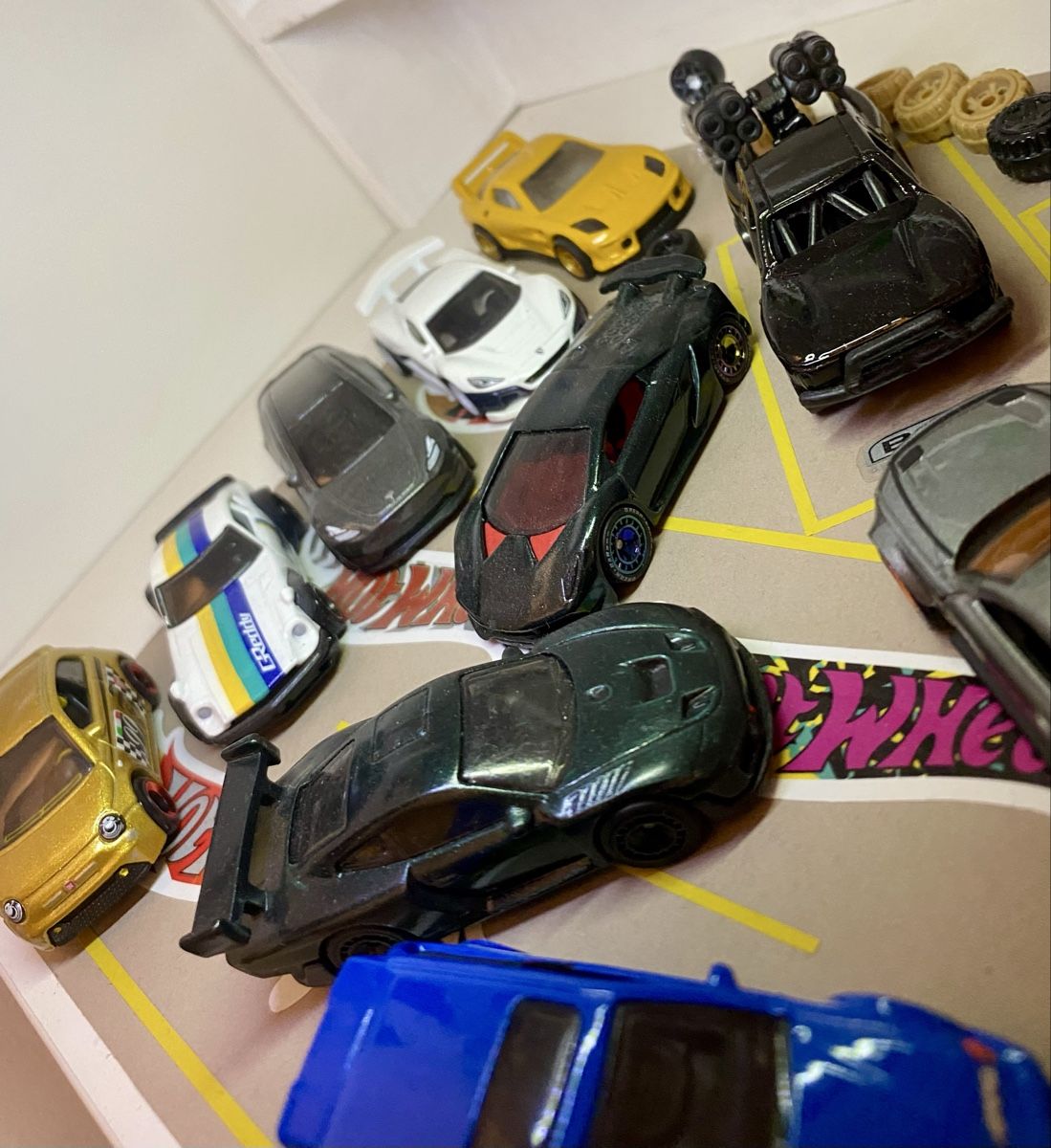 Hot Wheels Modellini d'auto: Hot Wheels Sammlung mit 14 custom Autos – Nuovo (secondo la descrizione) da Küssnacht am Rigi venduto da Hluchs 5