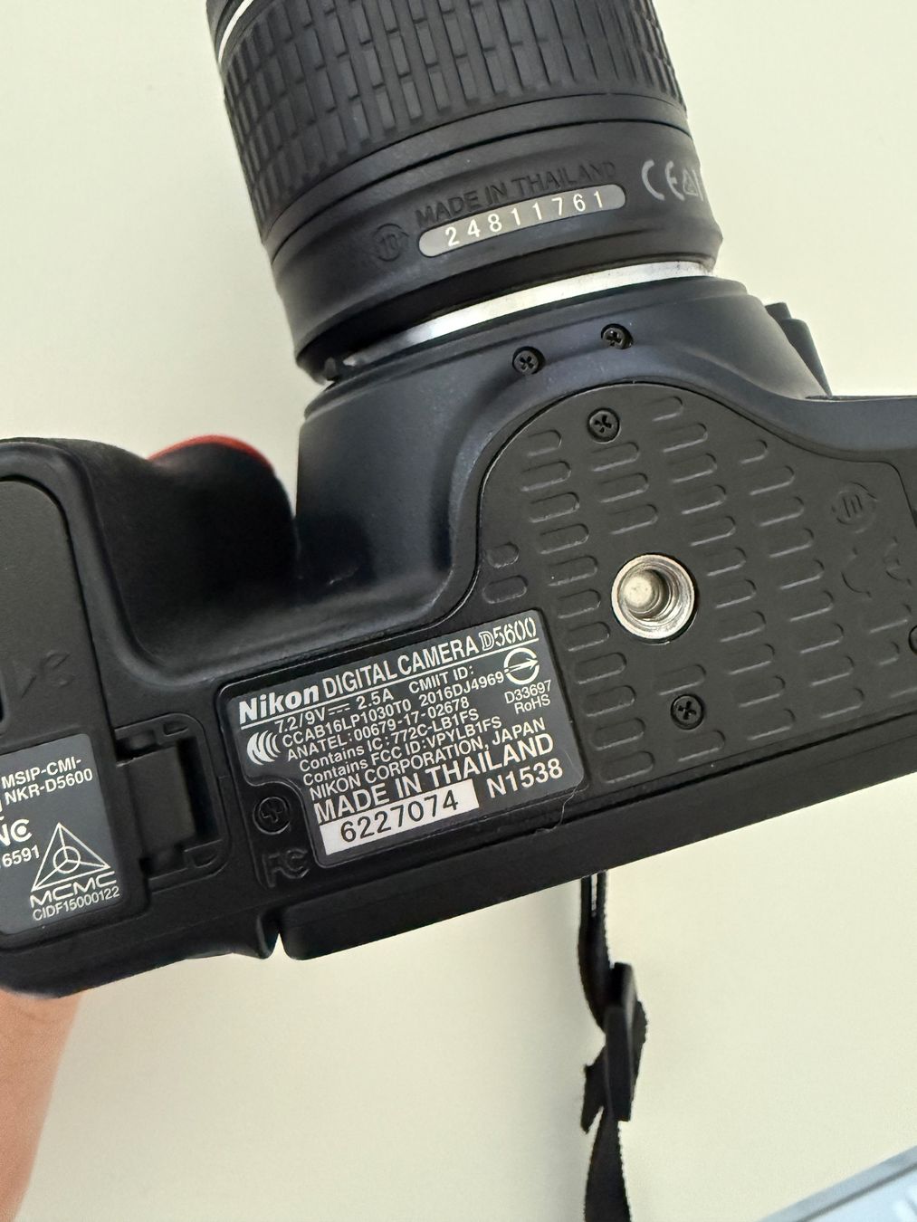 Nikon Fotocamera: Nikon D5600 mit 2 Objektiven und Tasche – Usato da Ebikon venduto da Pyrgus 7