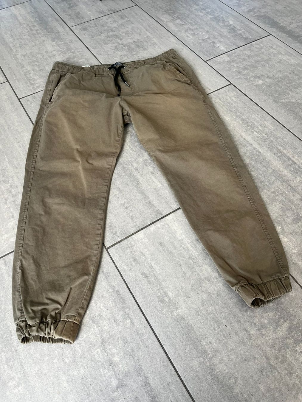 Pantalons: Hose Grün – D'occasion à Otelfingen par Denis_ZH