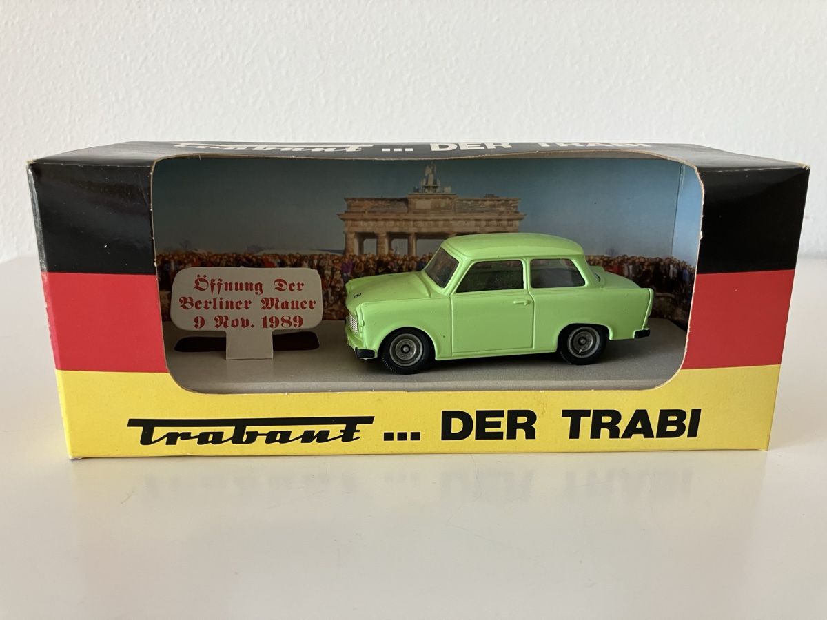 Vitesse Modellini d'auto: Trabant 601, Sondermodell "Mauerfall" – Nuovo (secondo la descrizione) da Zürich venduto da Kue_Zuerich