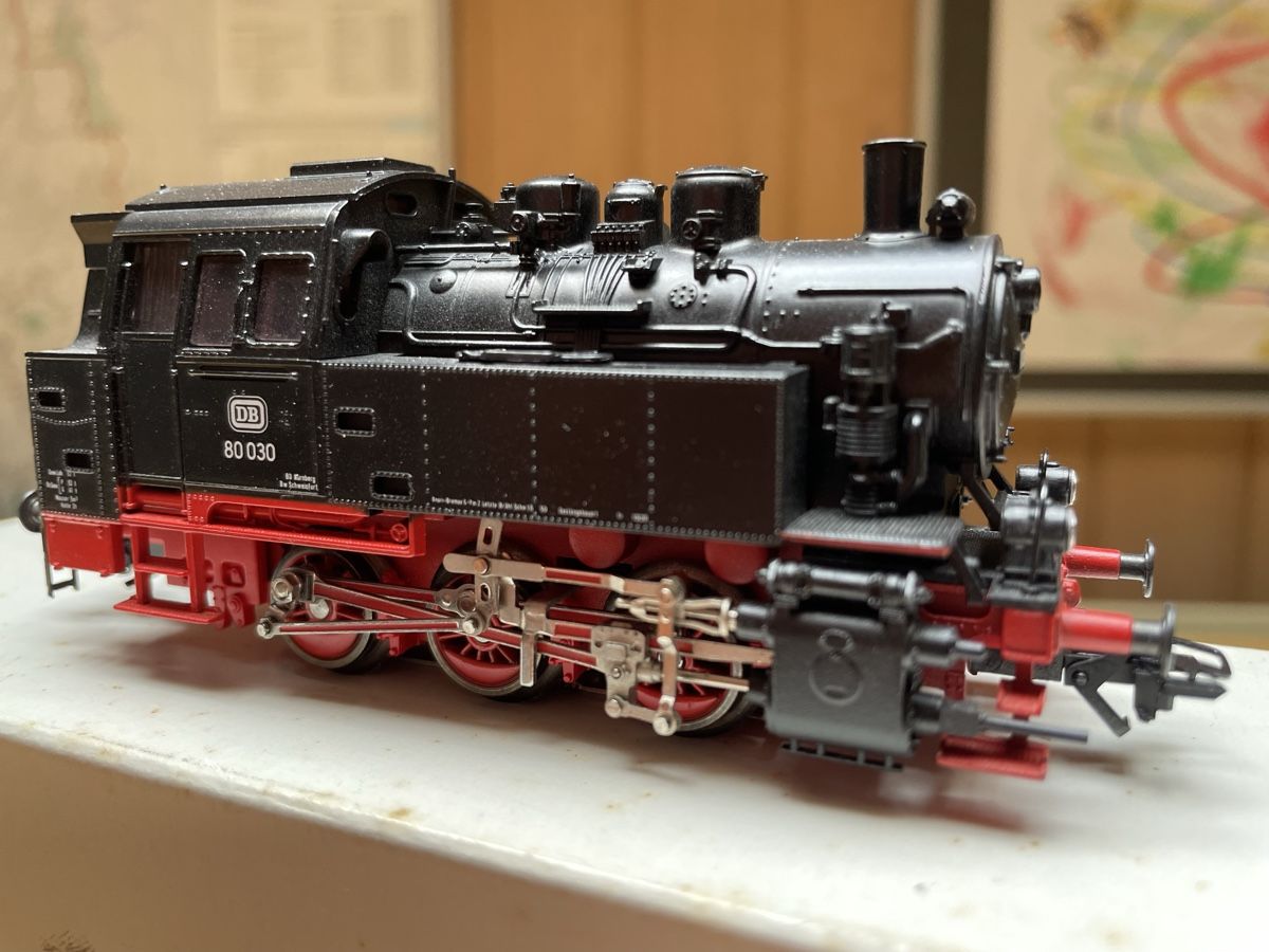 Märklin Modellini di ferrovie: Märklin 3304 Dampflok BR 80 DB digital – Usato da Rickenbach ZH venduto da u2540