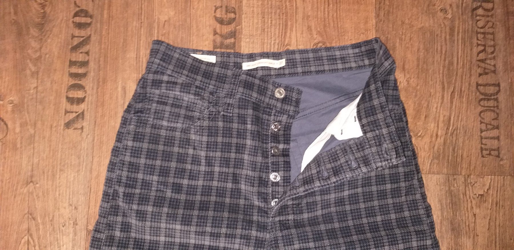 Levi's Jeans: Jeans LEVIS STRAUSS    Taille/Grosse W 27 – Usato da Cossonay-ville venduto da Super-Price-Quality 2