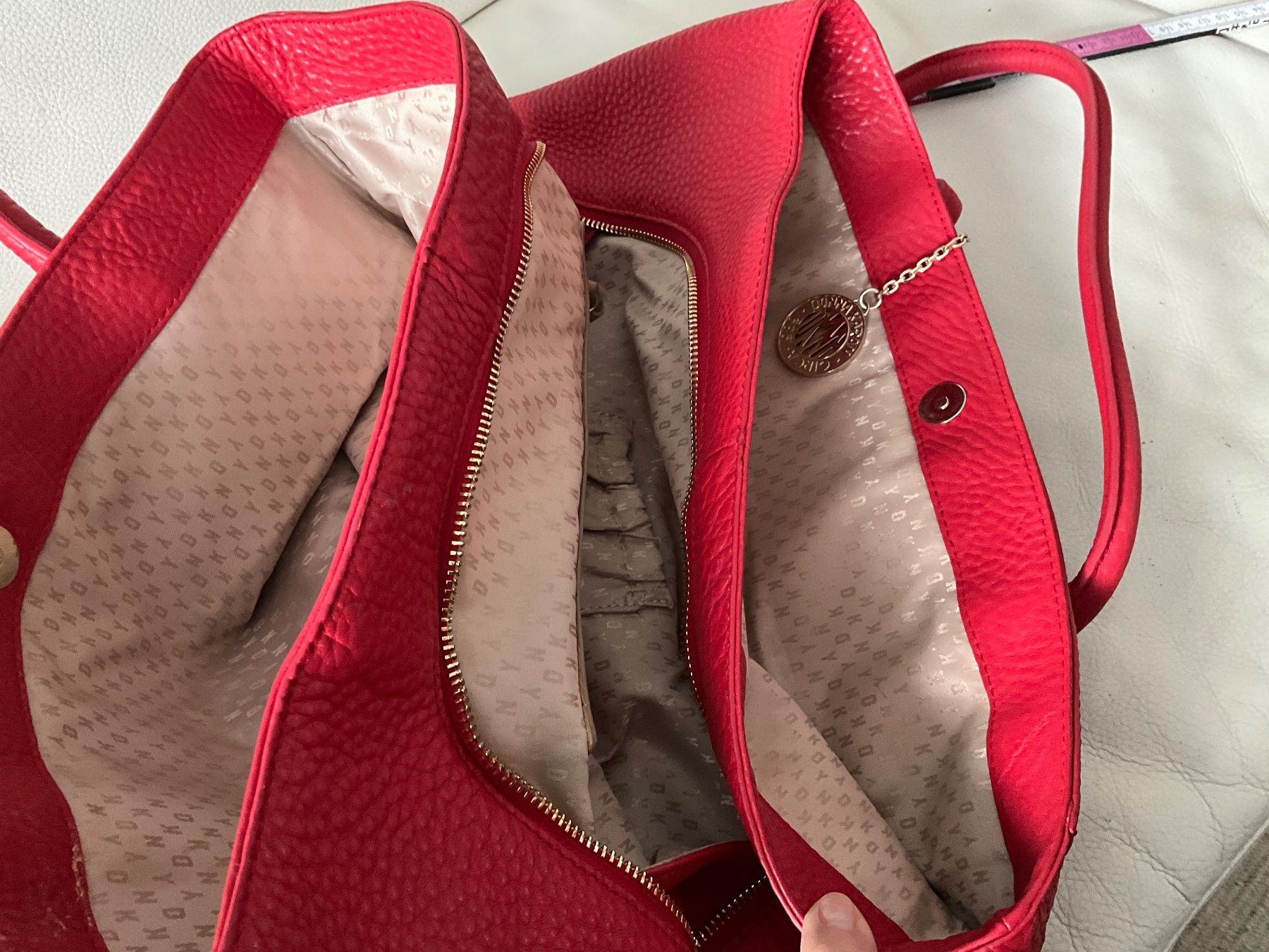 DKNY Taschen für Damen: DKNY Tasche Leder rot – Neu (gemäss Beschreibung) aus Wettingen von Andres54 5