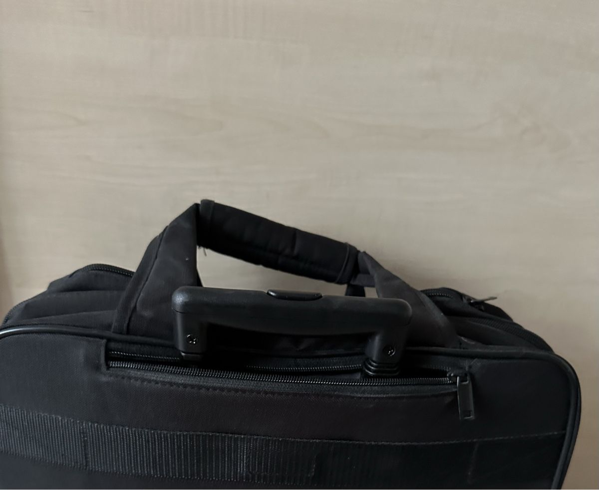 Valigie: Notebook Koffer mit Rollen – Usato da Rüfenacht BE venduto da NE_ 3