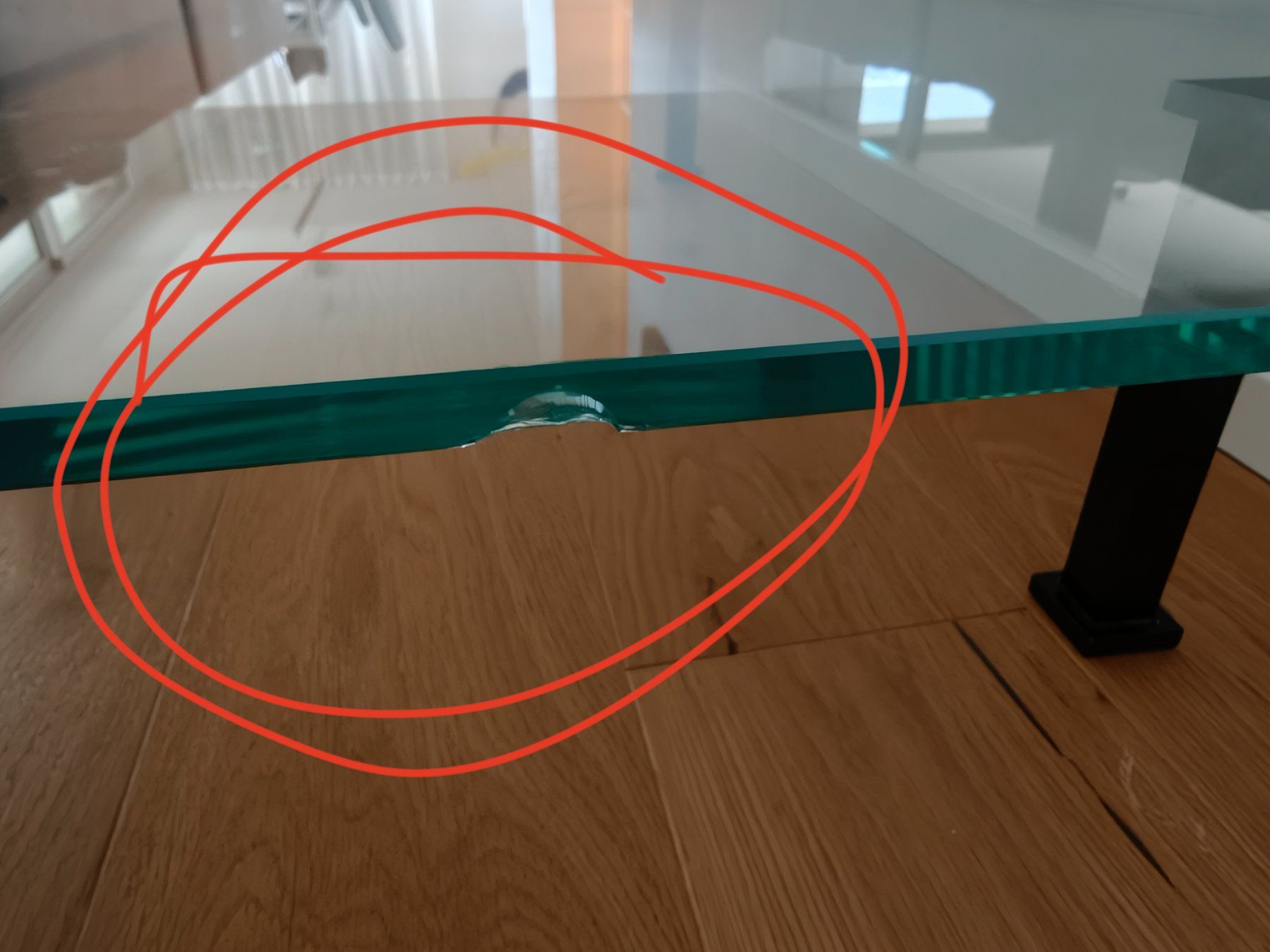 Tische: Glastisch mit vier Beinen – Gebraucht aus Adligenswil von ser_6mpq 5