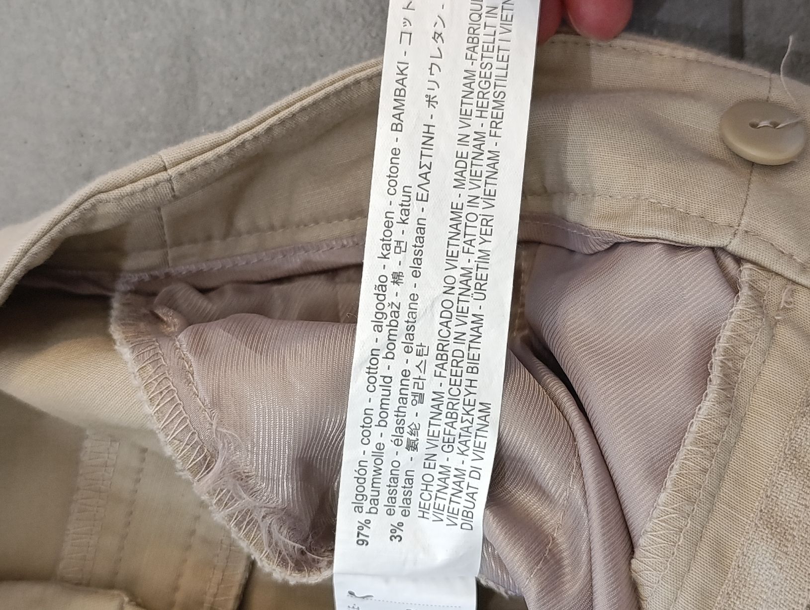 Zara Pantaloni: Zara Basic Chinos Beige Grösse 34 guter Zustand – Usato da Domat/Ems venduto da Lorand_ 2