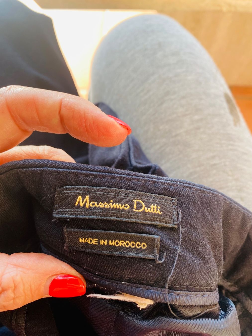 Massimo Dutti Pantaloni: Pantalon Massimo Dutti Envoi possible/Versand möglich – Usato da Belmont-sur-Lausanne venduto da chu_vxf5 2