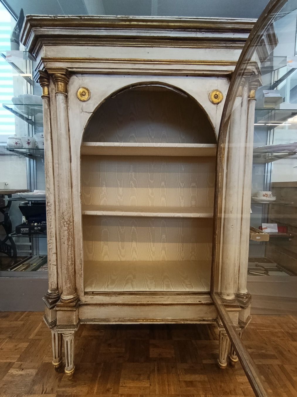 Vetrine: Antiker Vitrinenschrank - Shabby Chic – Usato da Herisau venduto da Tosam_WinWin 1