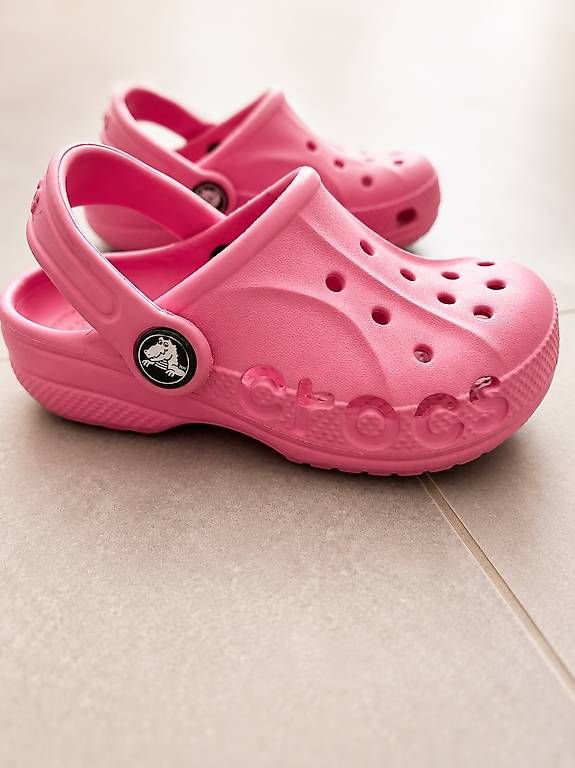 Schuhe für Jungen: Crocs taille 25-26 – Gebraucht aus Le Mont-Pèlerin von gir_9lpq 2