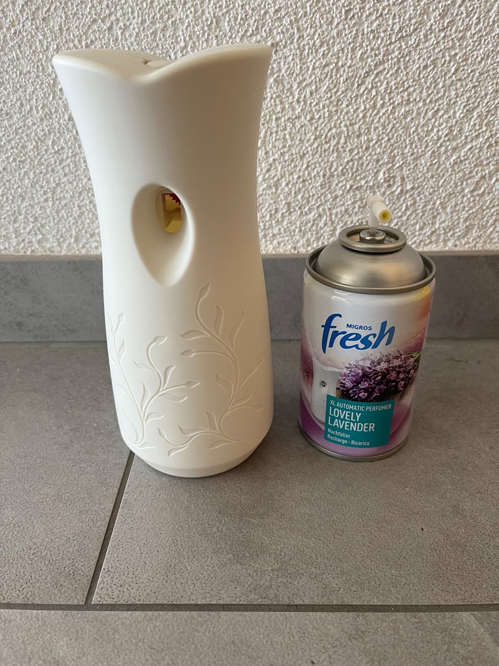 Deodoranti per ambiente: Neuwertiger Airwick Freshmatic Lufterfrischer, weiss – Usato da Bottenwil venduto da tob_f5yd 1