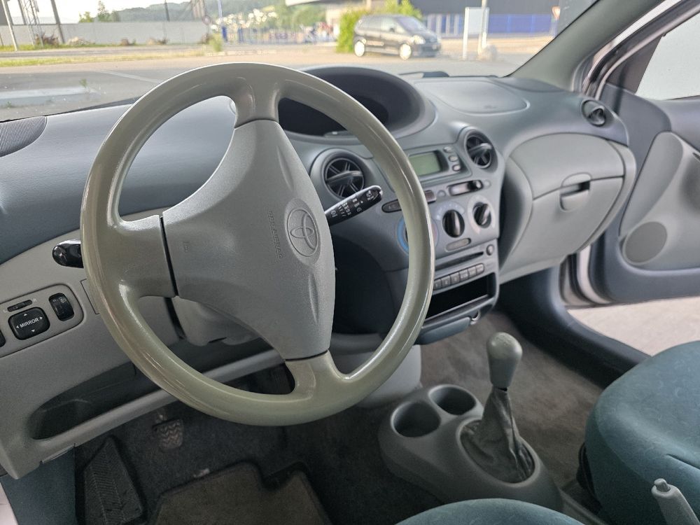 Toyota Automobili: Toyota Yaris 1.3 – Usato da Zürich venduto da F.lg1 7