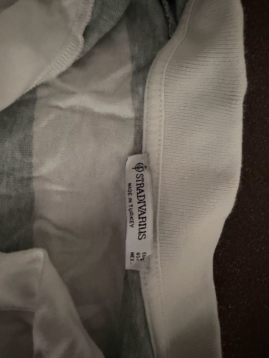 Stradivarius Pullover & Sweatshirts: stradivarius long sleeve  – Gebraucht aus Baar von ams_9dlw 1