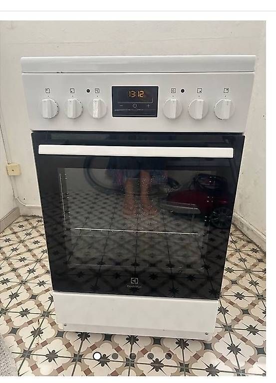 Herde: Cuisinière + Four intégré Electrolux – Gebraucht aus Les Cullayes von sch_h6rk