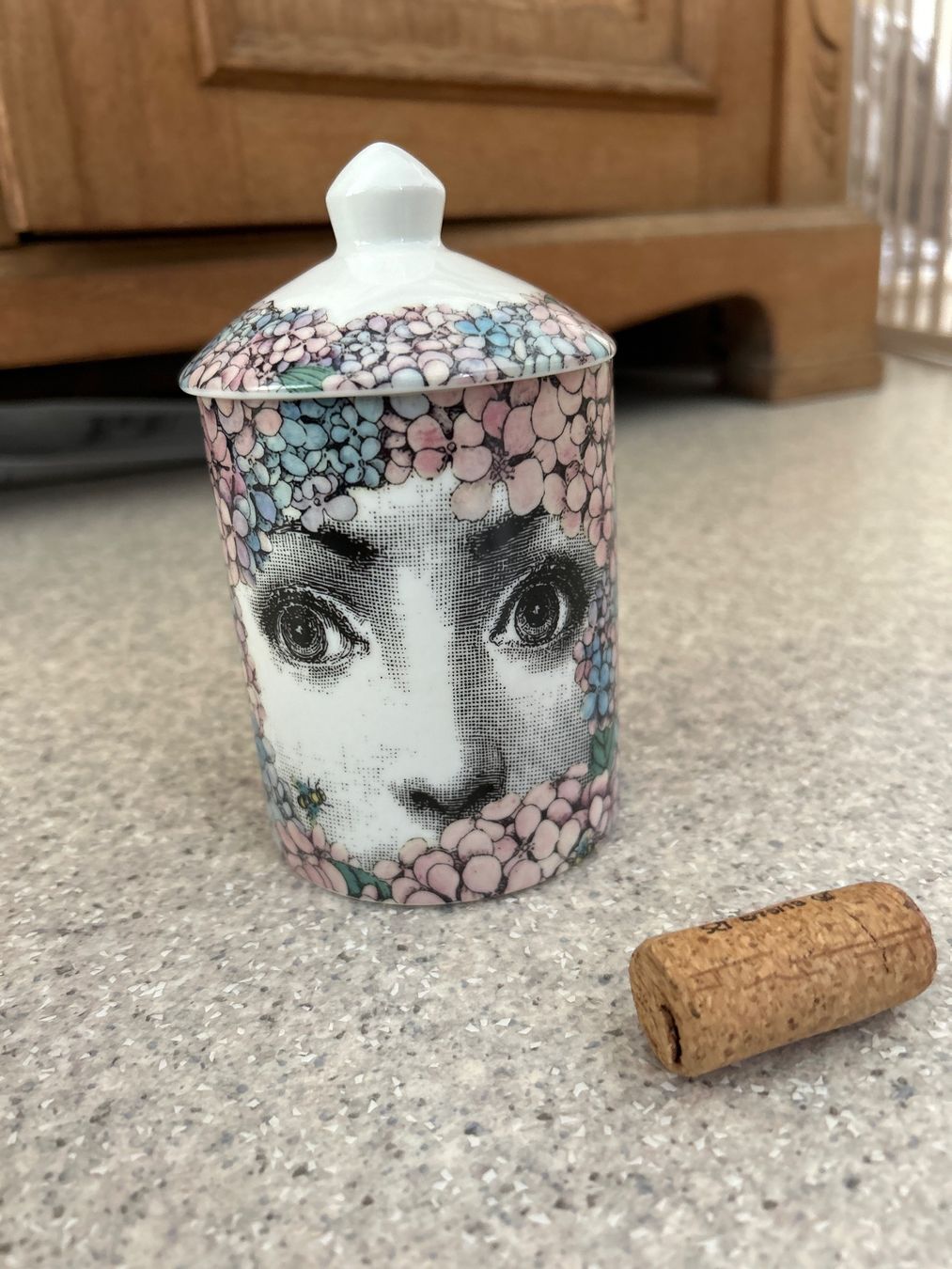 Fornasetti Toutes les décorations: Fornasetti Dose – D'occasion à Unterkulm par AntiqueChic.