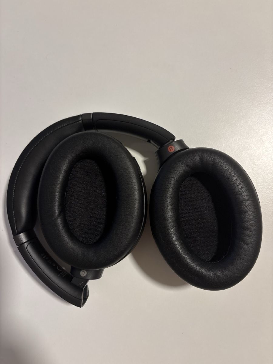 Sony Cuffie: SONY WH-1000XM3 Headphones with Case – Usato da Neuhausen am Rheinfall venduto da Living2Sell 1