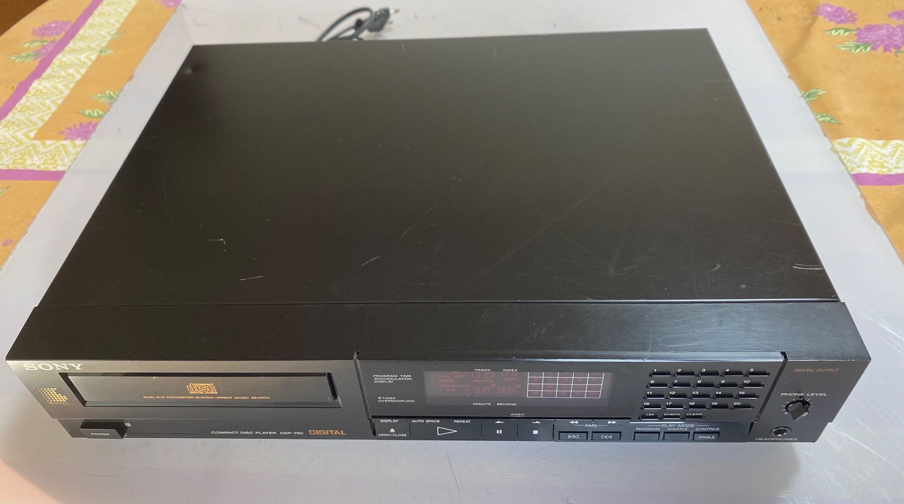 Sony Lettore multimediale & Streamer: Sony CDP-750 CD-Player – Usato da Oberglatt ZH venduto da Kumar2